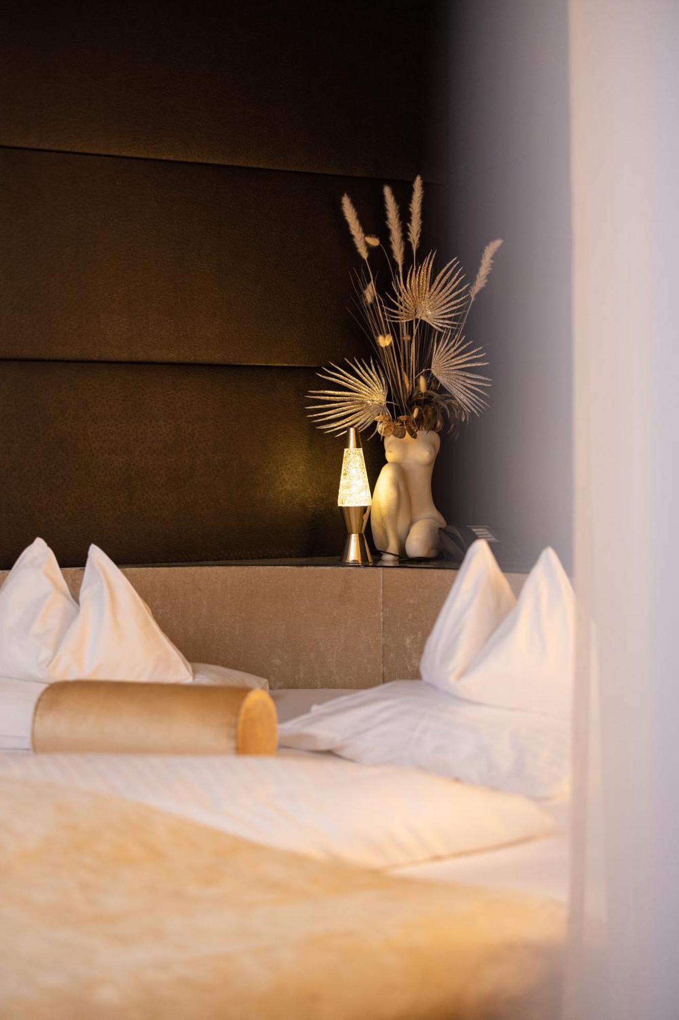 לויפרסדורף ביי פורסטנפלד Maiers Kuschelhotel Loipersdorf Deluxe - Adults Only מראה חיצוני תמונה