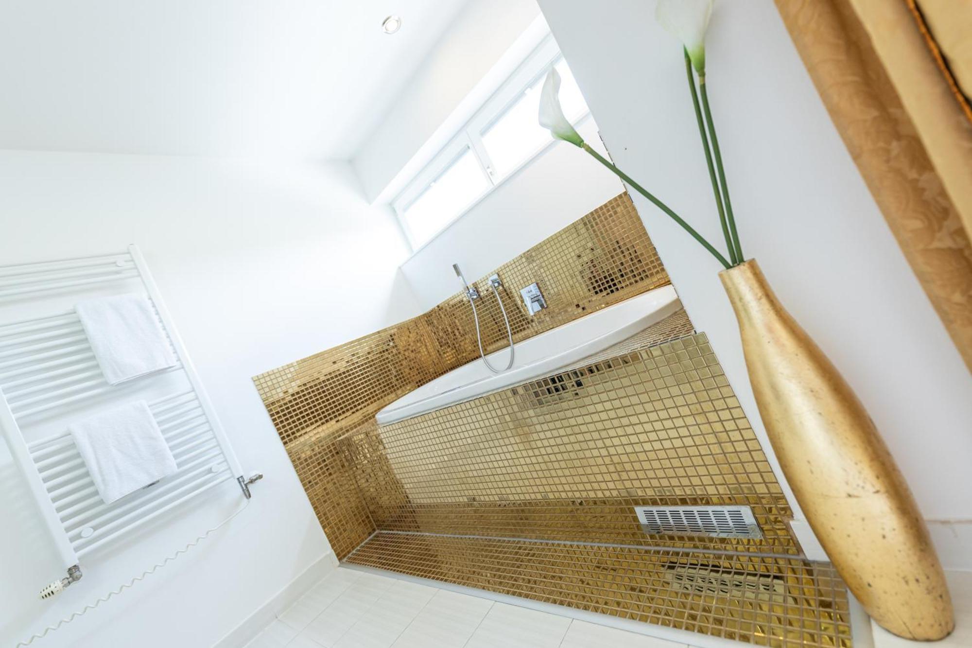 לויפרסדורף ביי פורסטנפלד Maiers Kuschelhotel Loipersdorf Deluxe - Adults Only מראה חיצוני תמונה