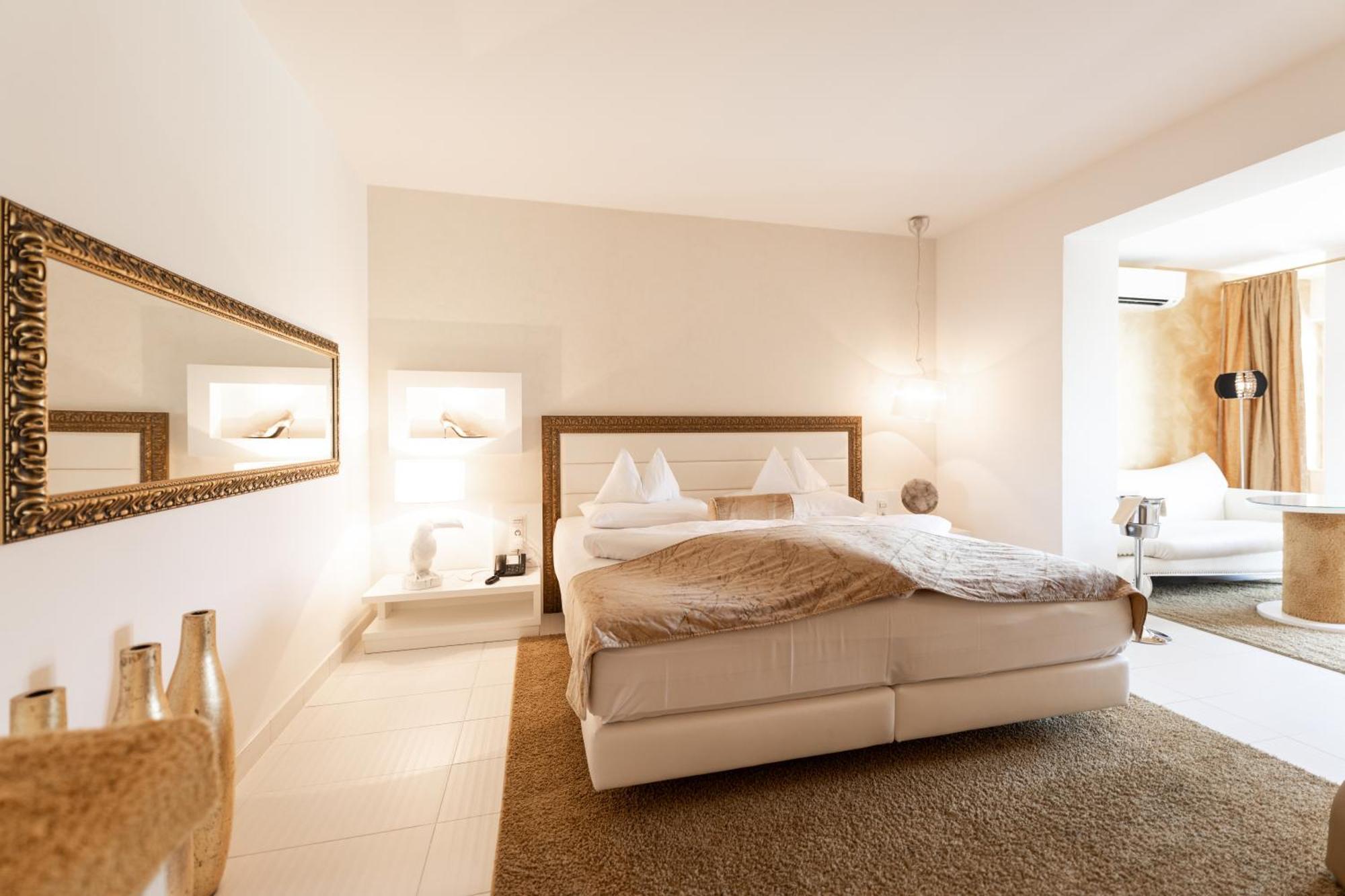 לויפרסדורף ביי פורסטנפלד Maiers Kuschelhotel Loipersdorf Deluxe - Adults Only מראה חיצוני תמונה